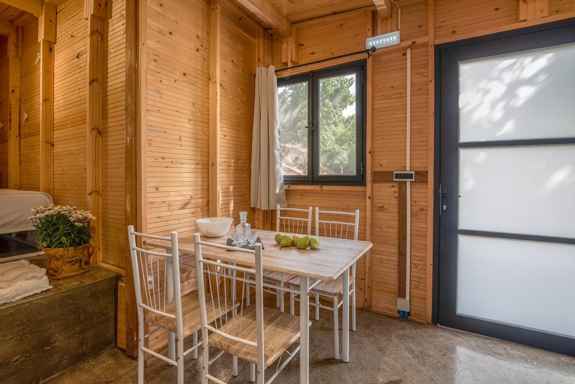 Wooden House Apartments Kalathenai Esterno foto